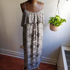 VANESSA VIRGINA | 4P, black and white paisley print maxi dress with side slit